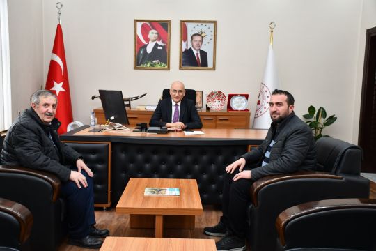 Esnaf Odası Başkanı Erdal Kaygusuz'dan Kaymakam İhsan Emre Aydın'a Ziyaret.